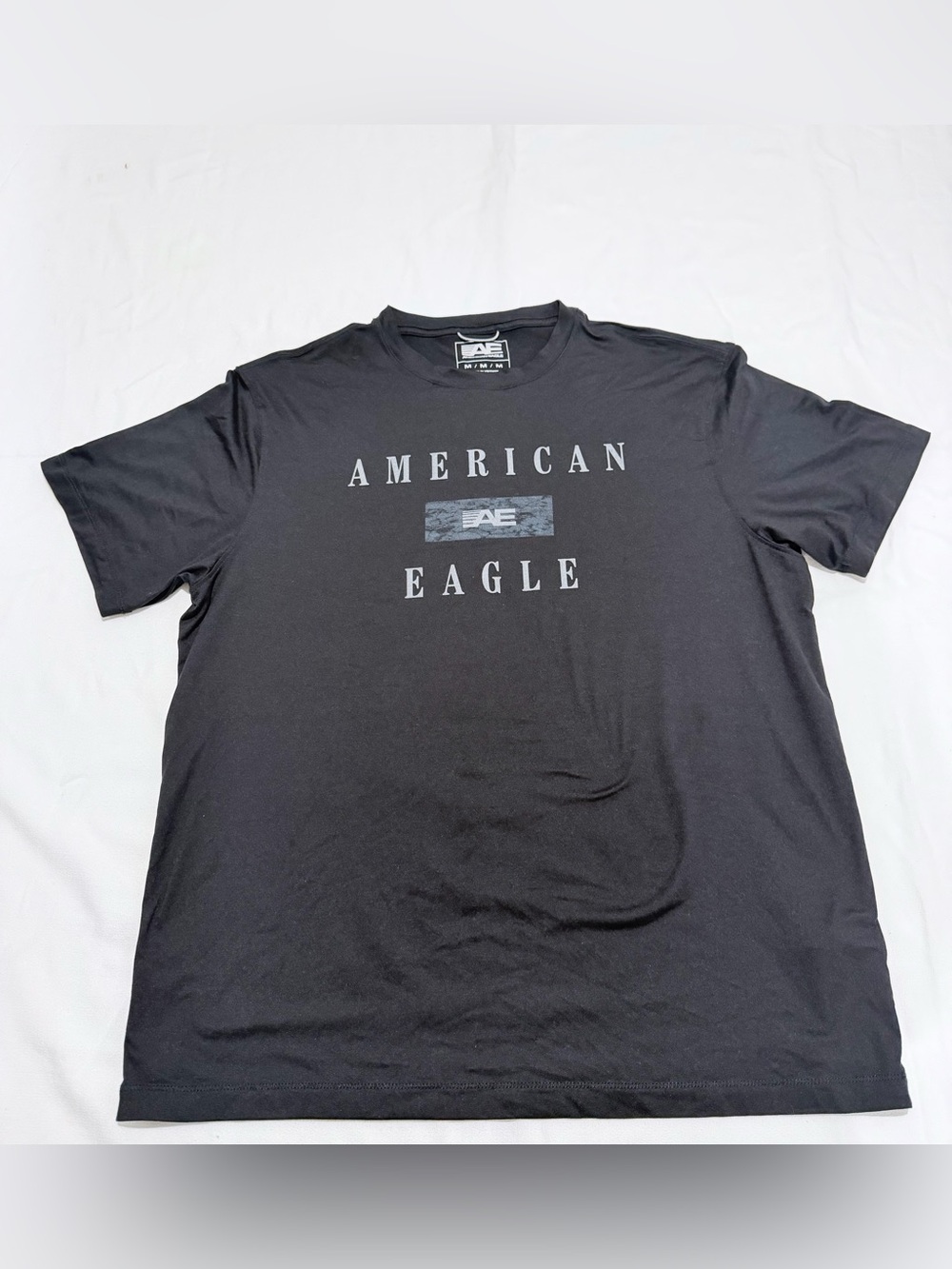 American Eagle Men’s Medium Black Graphic Performance Stretch T Shirt Logo Tee